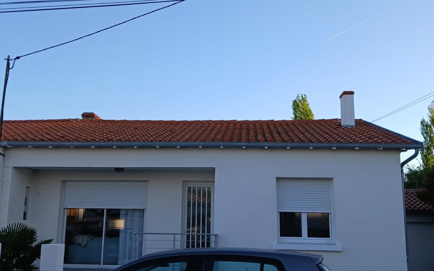 Toiture avant nettoyage et démoussage à Angles
